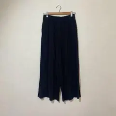 ユニクロ　UNIQLO プリーツパンツ　ブラック　S ウエストゴム　ワイドパンツ