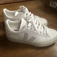 VEJA スニーカーのサムネイル