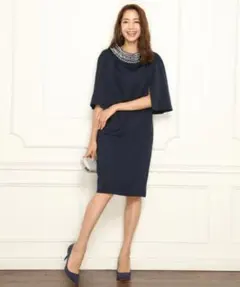 Dress Lab パールネックケープドレス ネイビー Mのサムネイル