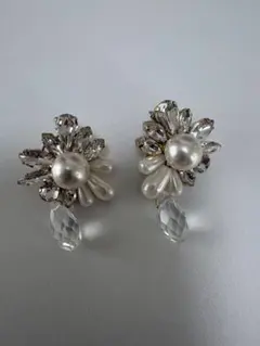 パールクリスタルフラワーピアス