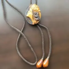 ループタイ 木彫り