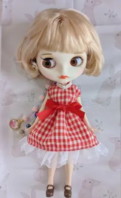 1/6ドール 赤と白のチェック柄ドレス