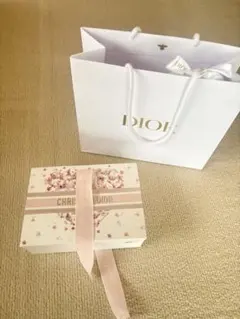 Dior ギフトボックスとショッパーセット