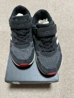 アディダス　スニーカー　21センチ