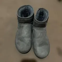 グレー ムートンブーツ