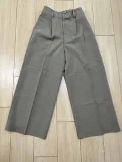 Cheek ワイドパンツ