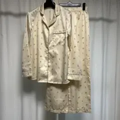 GU 花柄クリーム色長袖パジャマセット Mサイズ