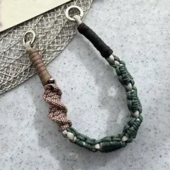 スマホストラップ　ハンドストラップ　パラコード　ハンドメイド