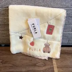 【新品・未使用】フルラ　刺繍デザイン ハンカチ クリーム色　タオルハンカチ　人気