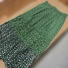ユニクロ　ポールアンドジョー　ロングスカート グリーンのサムネイル