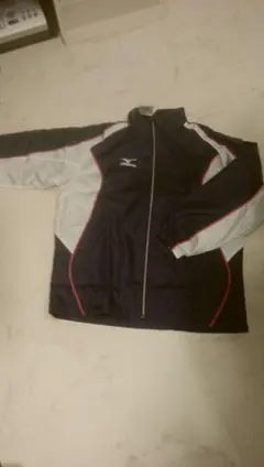 これからの季節に新品未使用タグ付き　ミズノ　サーマルプラス　ウインドブレーカー