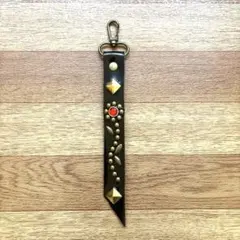 スタッズキーホルダー　本革　黒　ハンドメイド　アメカジ HTC CALEE 風