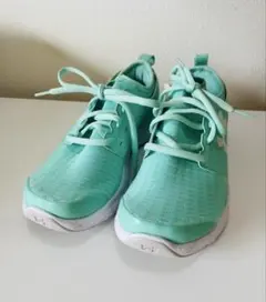 Under Armour ミントグリーン スニーカー