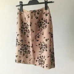 【ROPE】綺麗め　ライトブラウン フレアスカート　 花柄　 M　秋冬