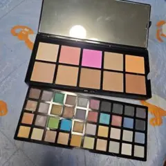 値下げしました！カラーパレット アイシャドウ チーク