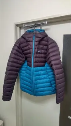 新品　パタゴニア ダウンセーターフーディー