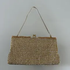 ビジュー付きゴールドクラッチバッグ