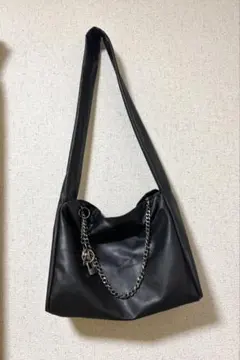 【ZARA】チェーンクロスボディバッグ ブラックのサムネイル