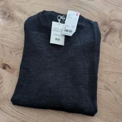 新品UNIQLO エクストラファインメリノウール Vネックセーター S