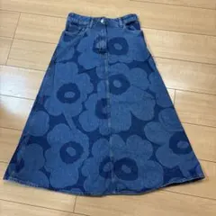 着用1回marimekko フラワーパターン デニムスカートのサムネイル