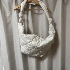 斜めかけ ショルダーバッグ キルティング メッセンジャーバッグ ノットハンドル