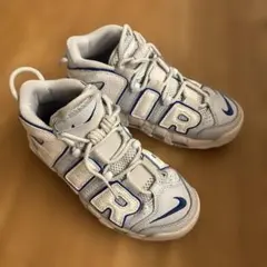 NIKEモア　アップ　テンポ　23.5