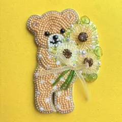 ハンドメイド 編みぐるみ ビーズ刺繍 ブタさんブローチ アルベロ