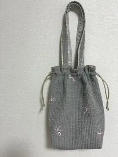 【完成品】ヌビキルト 巾着トートバッグ　ハンドメイド グレー×ピンクリボンのサムネイル