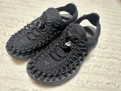 KEEN UNEEK サンダル ブラック　22.5cmのサムネイル