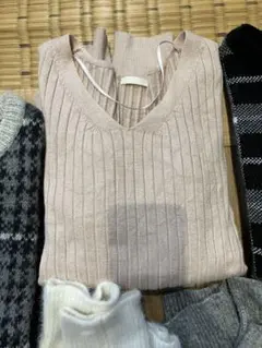 リブ編み Vネック ピンク ニット