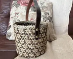新品 未使用 テッセン編み 胡桃 バケツ型バックのサムネイル
