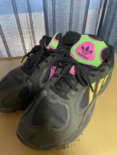 adidas スポーツシューズ ブラック/ピンク