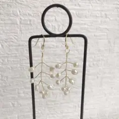 淡水パールの小枝ピアス