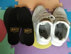 ❮難あり❯ZETT少年野球シューズ22.5センチ 中敷きとワッペンの販売です。のサムネイル
