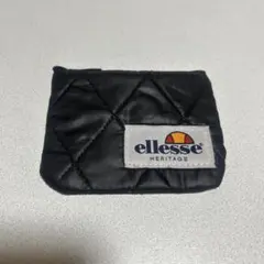 ellesse キルティングポーチ ブラック