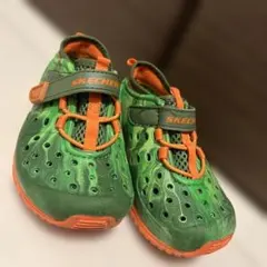 SKECHERS スケッチャーズ　緑迷彩柄キッズサンダルのサムネイル