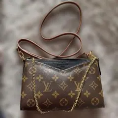 Item thumbnail for item b6d5326c-fc3e-43f7-838e-0fb4f41afeb7