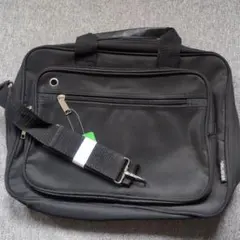 ビジネスバッグ 黒 中型 　ショルダー付き　ナイロン製