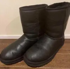 希少 UGG アグ クラシック ショート スムースレザー ムートンブーツ 黒