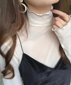 メロウハイネックトップスのサムネイル