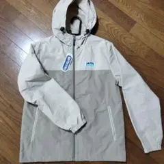 新品未使用OUTDOOR フード付きマウンテンパーカー Mサイズ