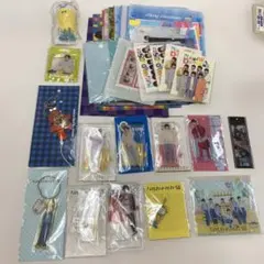 11)なにわ男子 グッズセットのサムネイル