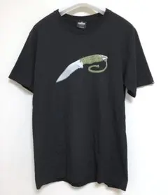 UNDEFEATED アンディフィーテッド ナイフ プリント Tシャツ