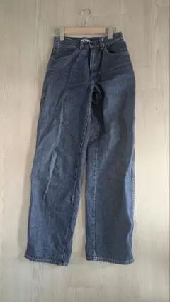 UNIQLO U ワイドフィットカーブジーンズ　サイズ２３