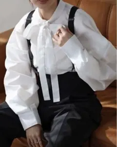 【新品・タグ付】タックロングスリーブボウタイシャツブラウス/ボンジュールサガン