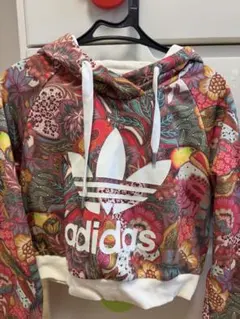 adidas 花柄 クロップドパーカー