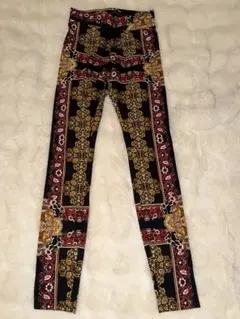 GUESS 装飾的花柄スパッツ XSのサムネイル