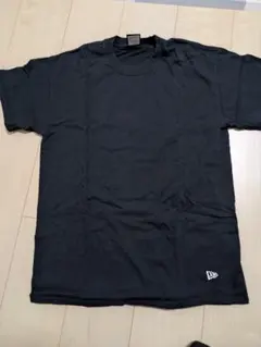 NEW ERA ブラック Tシャツ Mのサムネイル