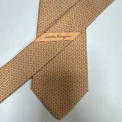Salvatore Ferragamo シルクネクタイ オレンジ系 幾何学模様