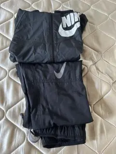 【12/16販売終了】 NIKE ジャケットとパンツのセット ブラック（140）
